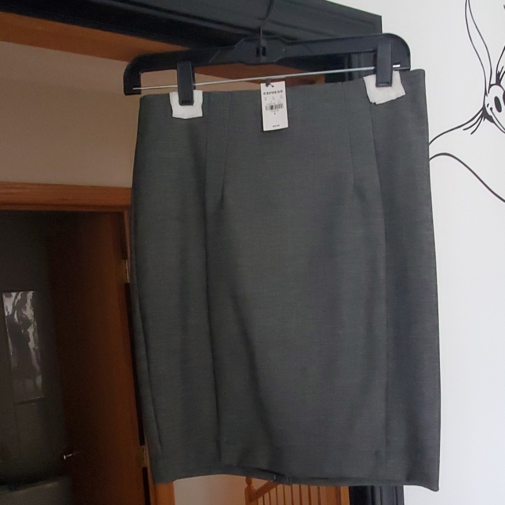 Gray pencil skirt